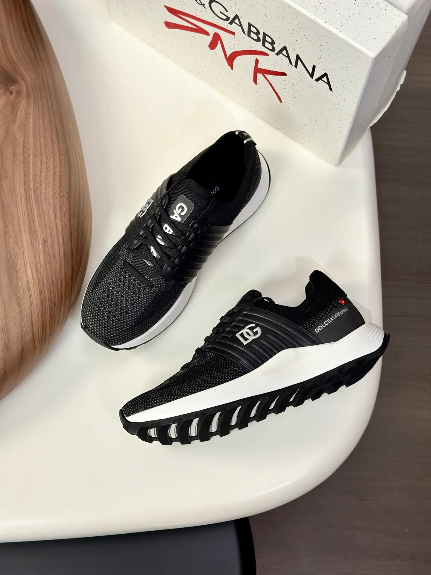 💰720••New arrivals••Dolce&Gabbana••DG✔️High-end men’s sports•casual shoes. Original goods from top counters. Original imported cowhide, multi-material splicing design ➕Imported cowhide lining, cowhide feet ➕Original TPR elastic outsole.  Size: 39-44 (38, 45 customized)